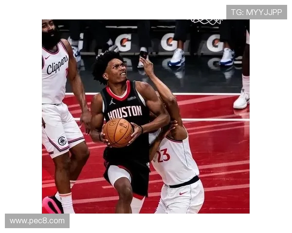 火箭官方为阿门入选全明星造势号召球迷投票支持双胞胎荣耀之路